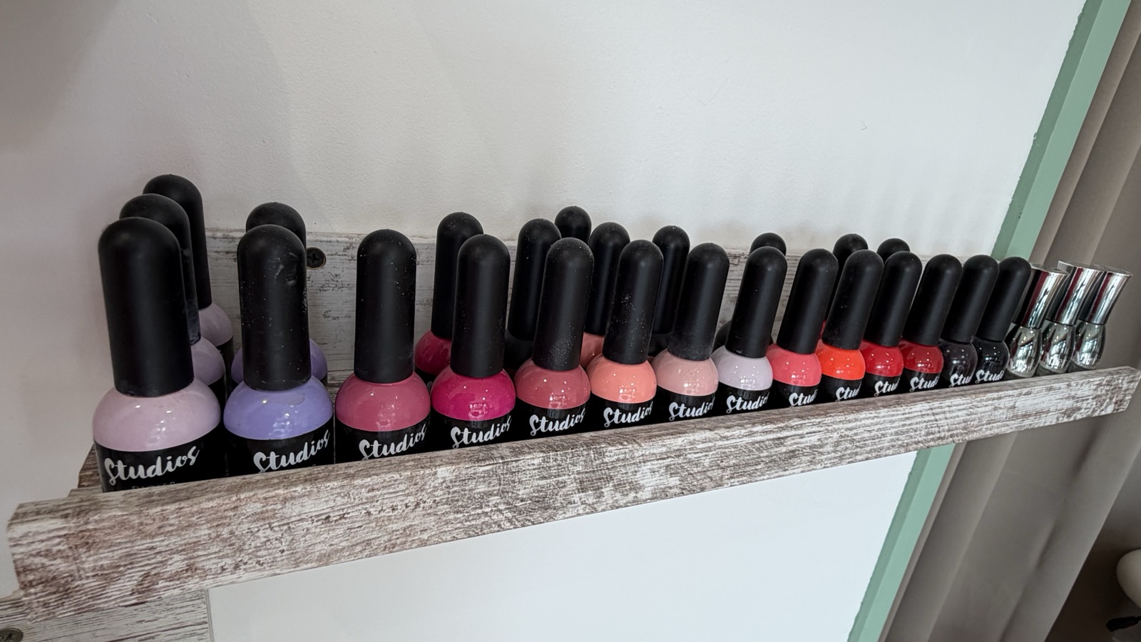 Salon Onglica 7
